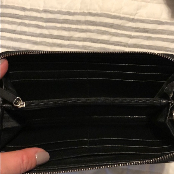 Michael Kors wallet - Picture 2 of 5